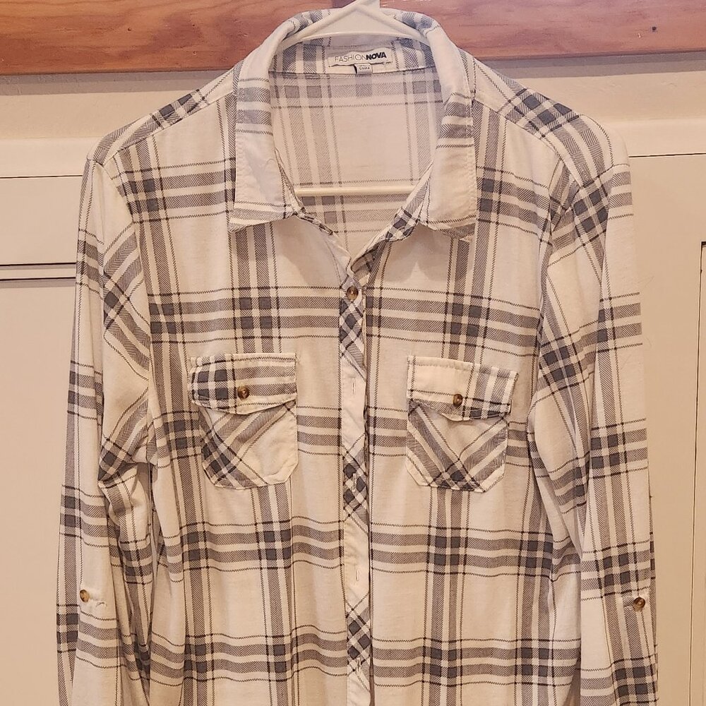 SIze XL white and blue Flannel